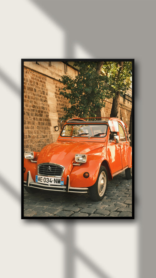 Hochwertiger Fineart-Print eines Citroën-Fahrzeugs in Paris von Salehi Industries, weißes Wall Art, detailreiche Fotografie.