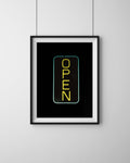 Open Hamburg – Fine Art Print von Luca Darius Salehi, leuchtendes OPEN Schild Nacht Hamburg analog, Neon Straßenfotografie Hahnemühle Pearl